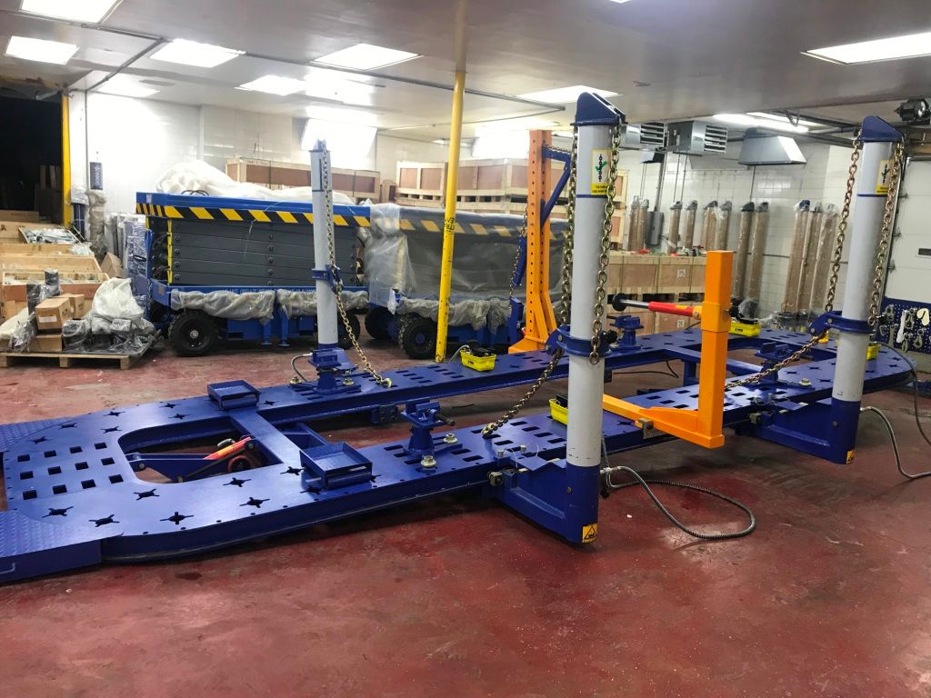 20 FEET 4 TOWERS AUTO BODY SHOP FRAME MACHINE RACK WITH FREE CLAMPS